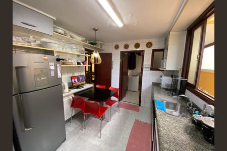 Casa à venda com 360m², 5 quartos e 4 vagasCozinha