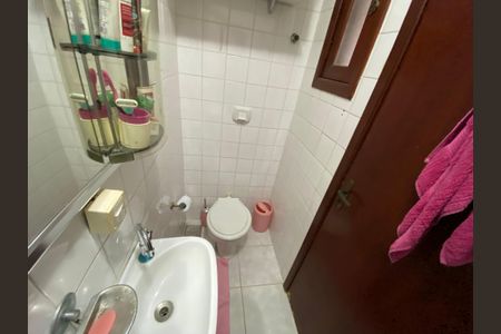 Casa à venda com 360m², 5 quartos e 4 vagasBanheiro Social