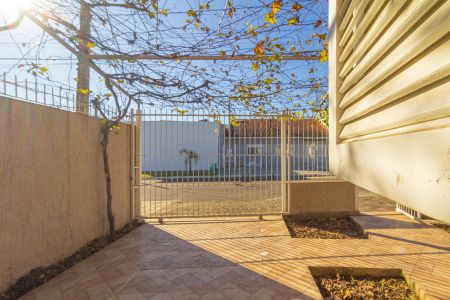 Casa à venda com 350m², 5 quartos e 3 vagas Casa à venda com 350m², 5 quartos e 3 vagasVista do Quarto 1