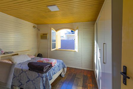 Casa à venda com 350m², 5 quartos e 3 vagas Casa à venda com 350m², 5 quartos e 3 vagasQuarto 2 da Casa 2