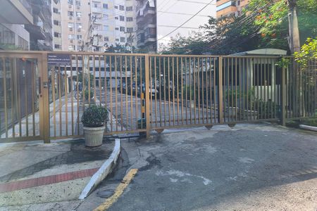 Apartamento à venda com 90m², 2 quartos e 1 vaga Apartamento à venda com 90m², 2 quartos e 1 vagaFachada