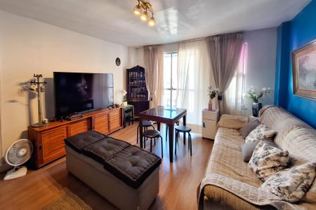 Apartamento à venda com 90m², 2 quartos e 1 vaga Apartamento à venda com 90m², 2 quartos e 1 vagaSala