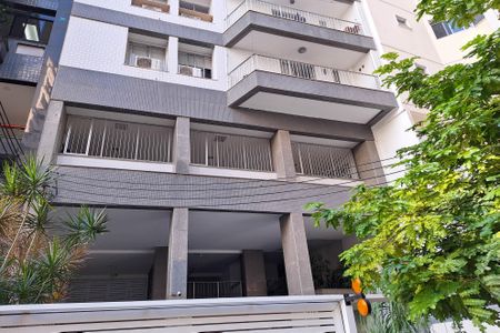 Apartamento à venda com 90m², 2 quartos e 1 vaga Apartamento à venda com 90m², 2 quartos e 1 vagaFachada