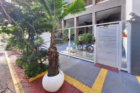 Apartamento à venda com 90m², 2 quartos e 1 vaga Apartamento à venda com 90m², 2 quartos e 1 vagaFachada