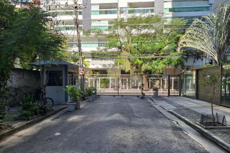 Apartamento à venda com 90m², 2 quartos e 1 vaga Apartamento à venda com 90m², 2 quartos e 1 vagaFachada