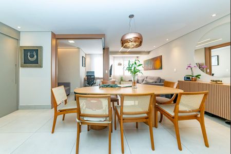 Apartamento à venda com 95m², 2 quartos e 2 vagasSala