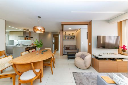 Apartamento à venda com 95m², 2 quartos e 2 vagasSala