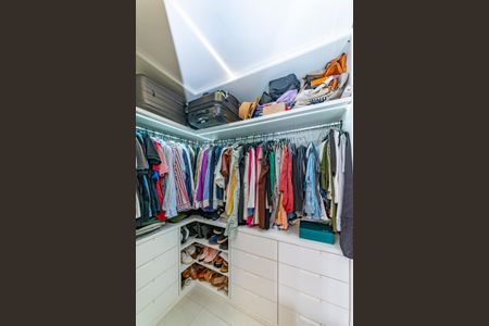 Apartamento à venda com 95m², 2 quartos e 2 vagasCloset da suíte 1