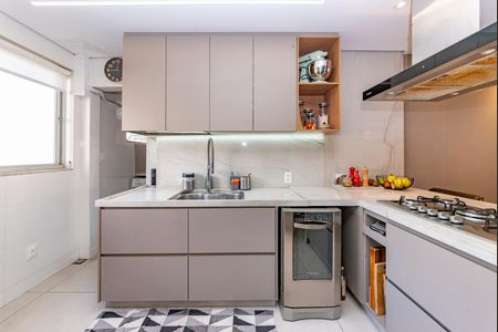 Apartamento à venda com 95m², 2 quartos e 2 vagasCozinha