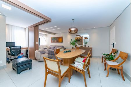 Apartamento à venda com 95m², 2 quartos e 2 vagasSala