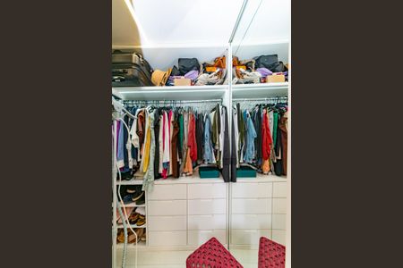 Apartamento à venda com 95m², 2 quartos e 2 vagasCloset da suíte 1