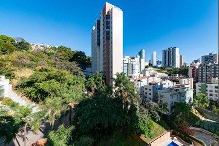 Apartamento à venda com 95m², 2 quartos e 2 vagasCozinha/Vista