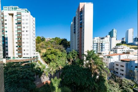 Apartamento à venda com 95m², 2 quartos e 2 vagasCozinha/Vista