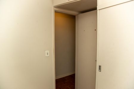 Casa à venda com 130m², 4 quartos e 2 vagasQuarto 