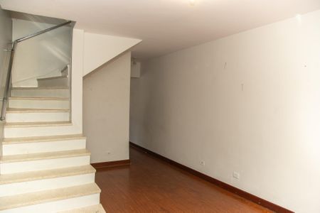 Casa à venda com 130m², 4 quartos e 2 vagasSala