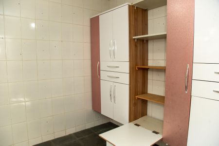 Casa à venda com 130m², 4 quartos e 2 vagasQuarto de Serviço