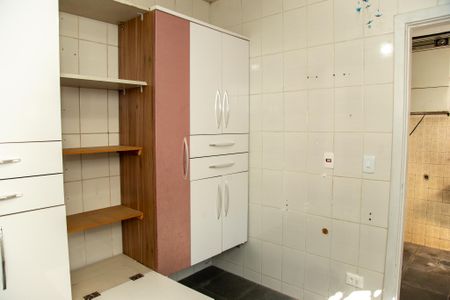 Casa à venda com 130m², 4 quartos e 2 vagasQuarto de Serviço