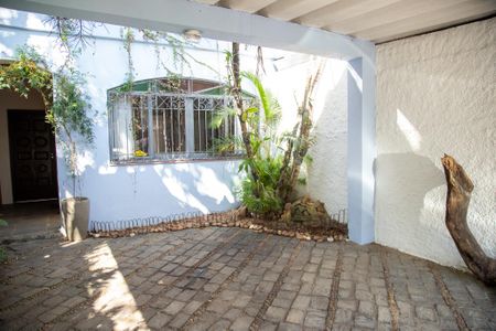 Casa à venda com 130m², 4 quartos e 2 vagasGaragem