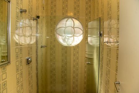 Casa à venda com 130m², 4 quartos e 2 vagasBanheiro