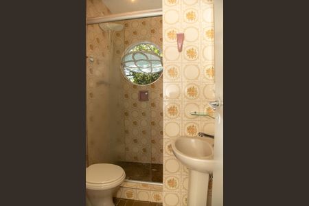 Casa à venda com 130m², 4 quartos e 2 vagasBanheiro da Suíte