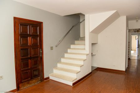 Casa à venda com 130m², 4 quartos e 2 vagasSala