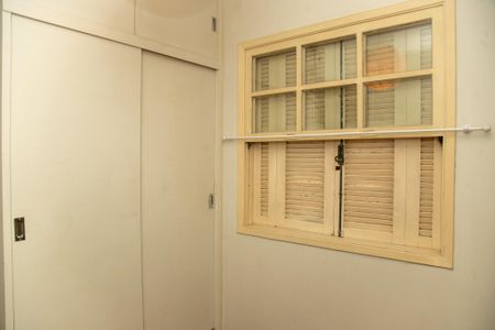 Casa à venda com 130m², 4 quartos e 2 vagasQuarto 