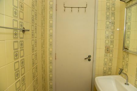 Casa à venda com 130m², 4 quartos e 2 vagasBanheiro