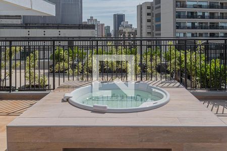 Studio para alugar com 25m², 1 quarto e sem vaga Studio para alugar com 25m², 1 quarto e sem vagaÁrea comum - Piscina