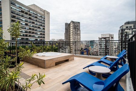 Studio para alugar com 25m², 1 quarto e sem vaga Studio para alugar com 25m², 1 quarto e sem vagaÁrea comum - Piscina