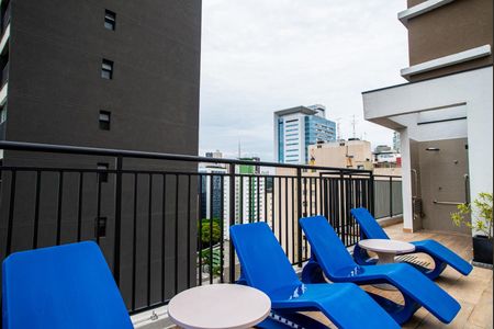 Studio para alugar com 25m², 1 quarto e sem vaga Studio para alugar com 25m², 1 quarto e sem vagaÁrea comum - Piscina