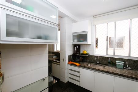 Apartamento à venda com 116m², 4 quartos e 2 vagasCozinha