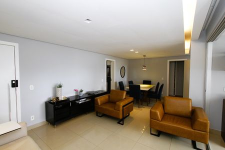 Apartamento à venda com 116m², 4 quartos e 2 vagasSala