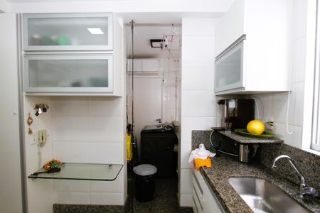 Apartamento à venda com 116m², 4 quartos e 2 vagasCozinha