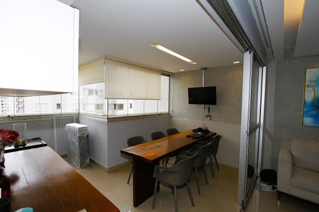 Apartamento à venda com 116m², 4 quartos e 2 vagasVaranda da Sala