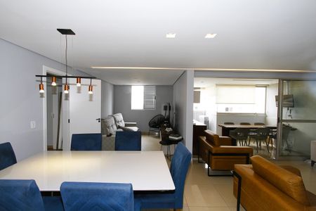 Apartamento à venda com 116m², 4 quartos e 2 vagasSala