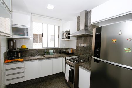Apartamento à venda com 116m², 4 quartos e 2 vagasCozinha
