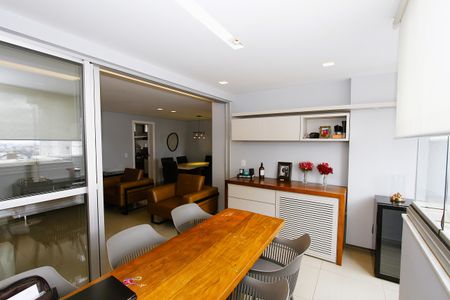 Apartamento à venda com 116m², 4 quartos e 2 vagasVaranda da Sala