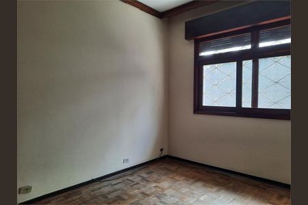 Casa à venda com 371m², 3 quartos e 4 vagas