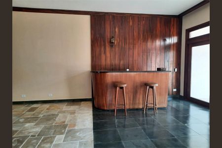 Casa à venda com 371m², 3 quartos e 4 vagas