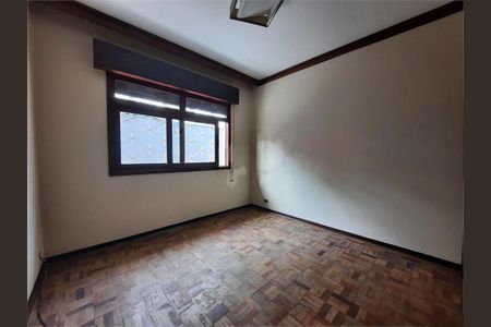 Casa à venda com 371m², 3 quartos e 4 vagas