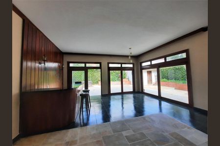 Casa à venda com 371m², 3 quartos e 4 vagas