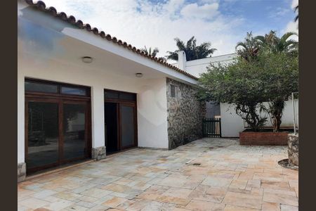 Casa à venda com 371m², 3 quartos e 4 vagas