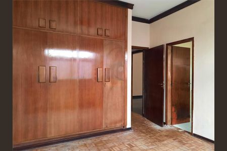 Casa à venda com 371m², 3 quartos e 4 vagas