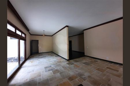 Casa à venda com 371m², 3 quartos e 4 vagas