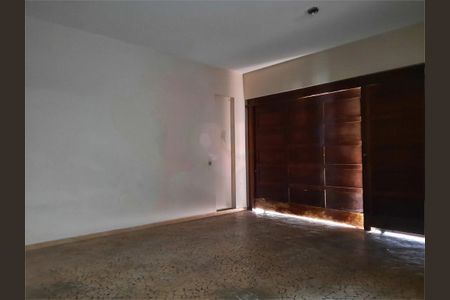 Casa à venda com 371m², 3 quartos e 4 vagas