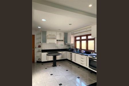 Casa à venda com 281m², 4 quartos e 3 vagas