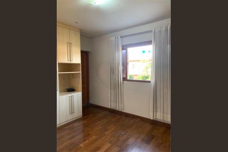 Casa à venda com 281m², 4 quartos e 3 vagas