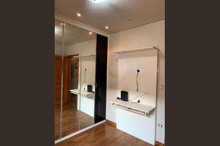 Casa à venda com 281m², 4 quartos e 3 vagas