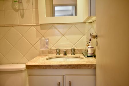 Apartamento para alugar com 120m², 3 quartos e 2 vagasBanheiro Social