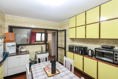 Apartamento à venda com 130m², 3 quartos e 2 vagasCozinha